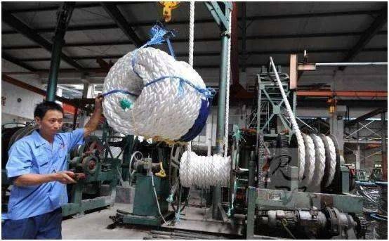 臺州日報 頭版報眼 驕傲 打破歐美企業壟斷,臨海四兄繩業產品首次應用于深海油氣田作業平臺建設